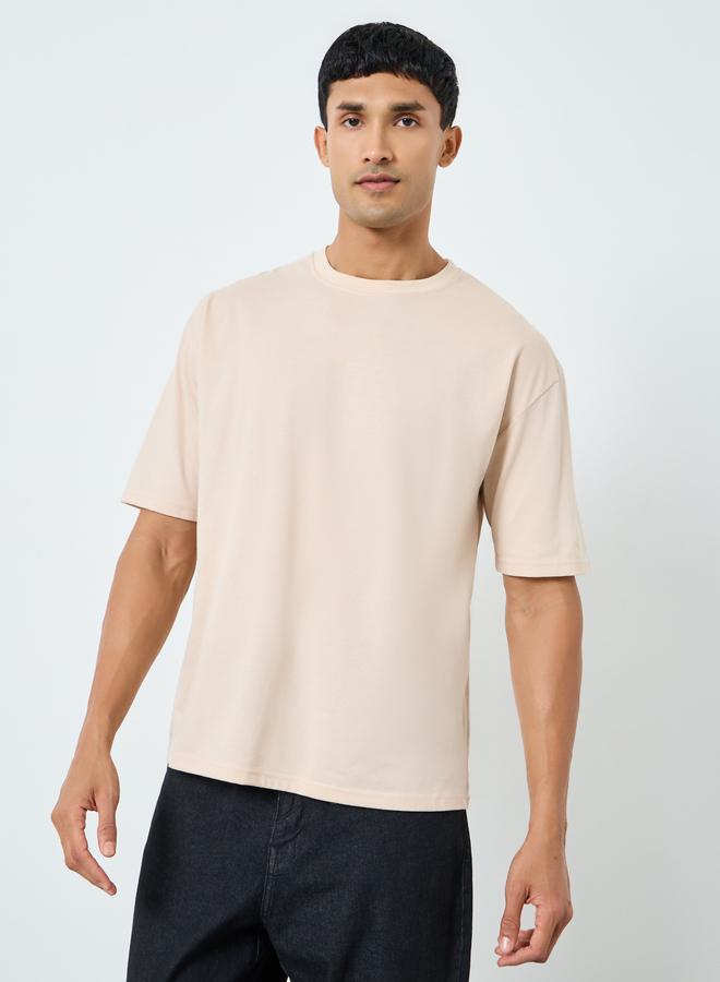 ستايلي تيشيرت بطبعة جرافيك وبقصة واسعة - Image 2